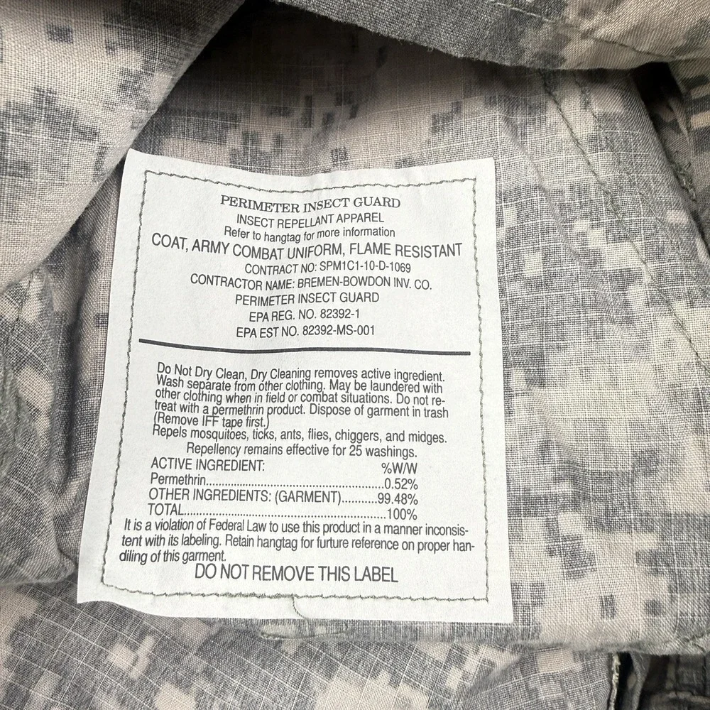 Army Combat Uniform Flame Resistant Coat Medium Reg UCP Digital Camouflage NEW